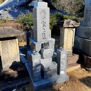 京都型9寸芝台付墓石に建て替え