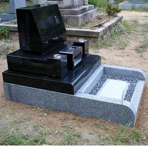 京都市営墓地で洋型デザイン墓石